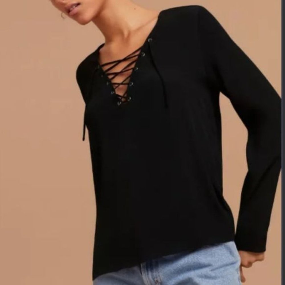 Aritzia Wilfred Free Redling lace up blouse